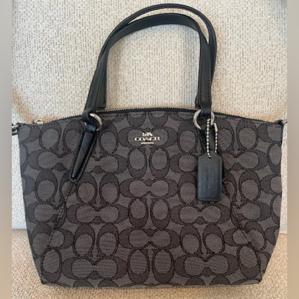 Black Coach Shoulder Bag - Signature Collection